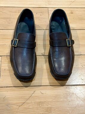 vintage Gucci "Side Bit" loafers, a classic Italian design.